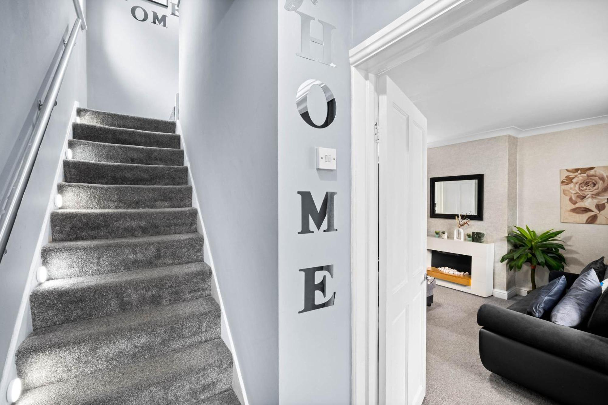 Stylish 3 Bedroom Home Away From Home Birmingam Exterior foto